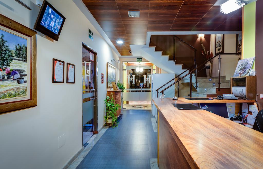 Hotel Ciudad De Martos Zewnętrze zdjęcie